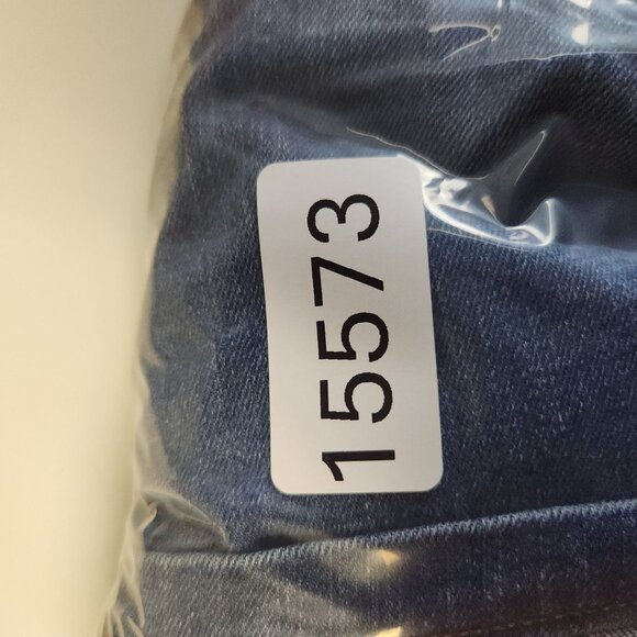 Levi's Mid Length Denim Shorts Size 10 Mid Rise Stretch Zip Fly Medium Blue Wash - Picture 12 of 12